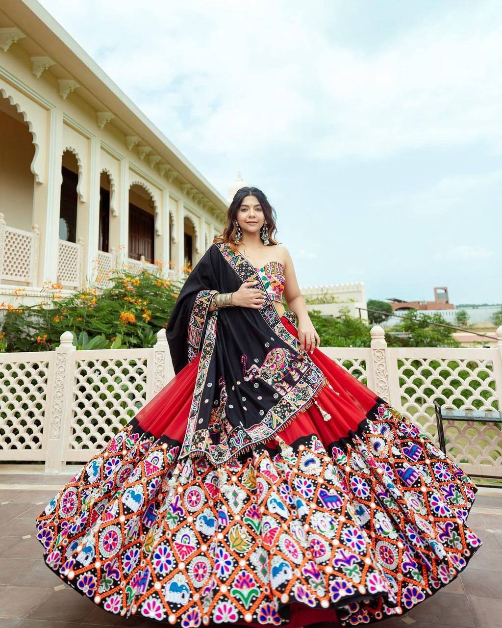 REAL MIRROR WORK WITH HEAVY EMBROIDARY WORK GRABA DANCE NAVRATRI LEHENGA CHOLI