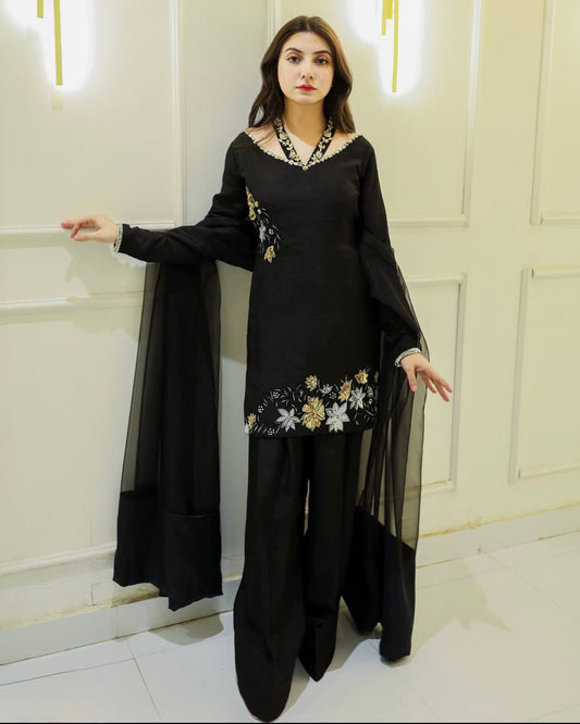 Kiyara Black Luxe Party Wear Natural Crep Suit Set