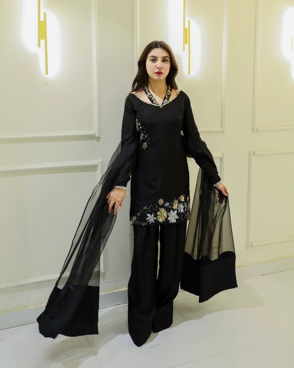 Kiyara Black Luxe Party Wear Natural Crep Suit Set