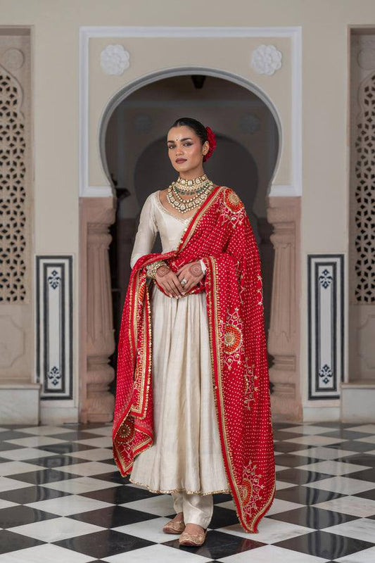 Elinaโs Royal Bandhani Grandeur Off-White Classic Anarkali