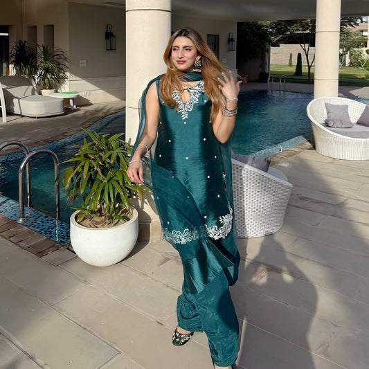 Aaira Elegance Natural Crepe Farshi Set