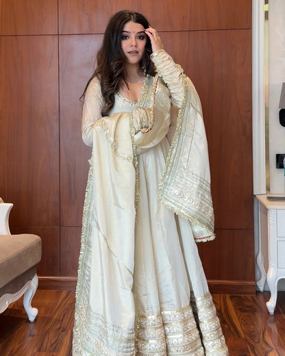 Mumtaz Stunning  Anarkali Set
