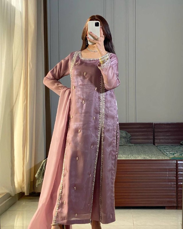 Zariya Designer  Party Wear Look Pur jimmy choo Silk Top Plazzo  Suit Set