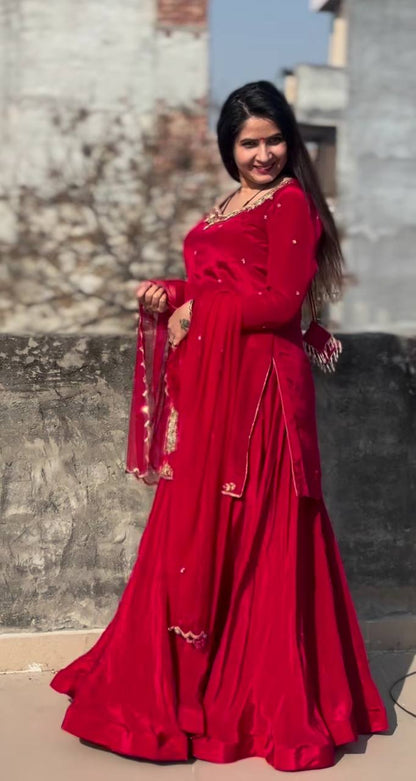 Meher's Classic Look Embroidered Bids Hand Work Set