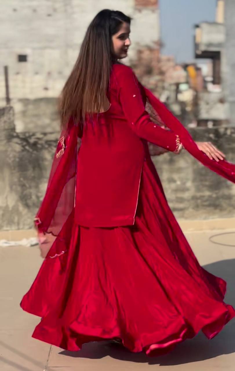 Meher's Classic Look Embroidered Bids Hand Work Set