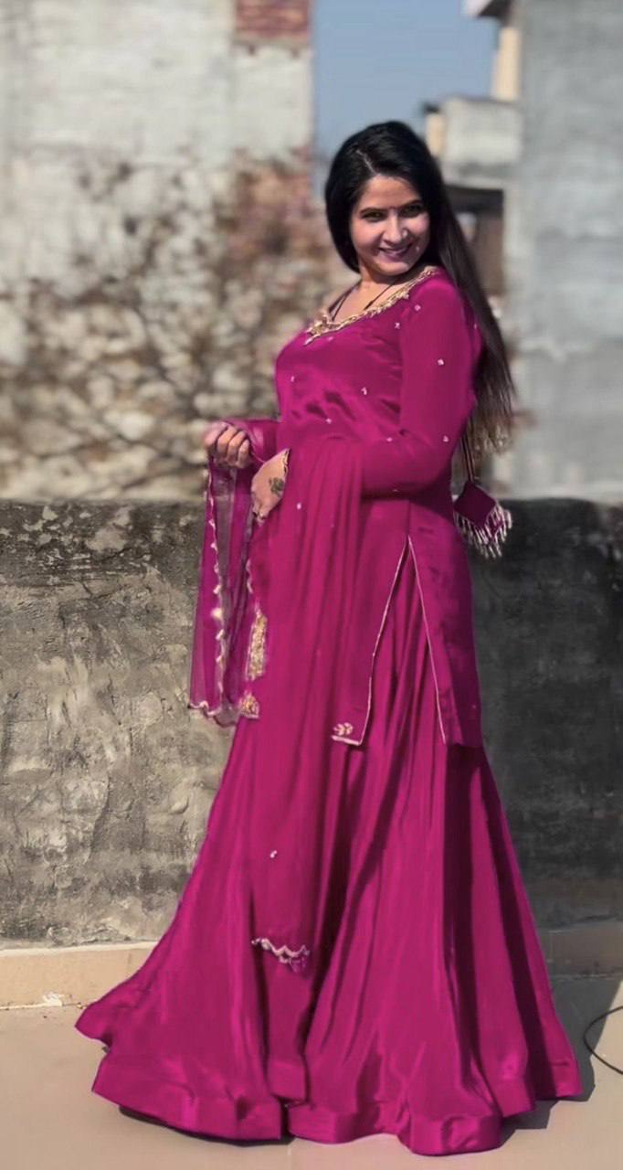 Meher's Classic Look Embroidered Bids Hand Work Set