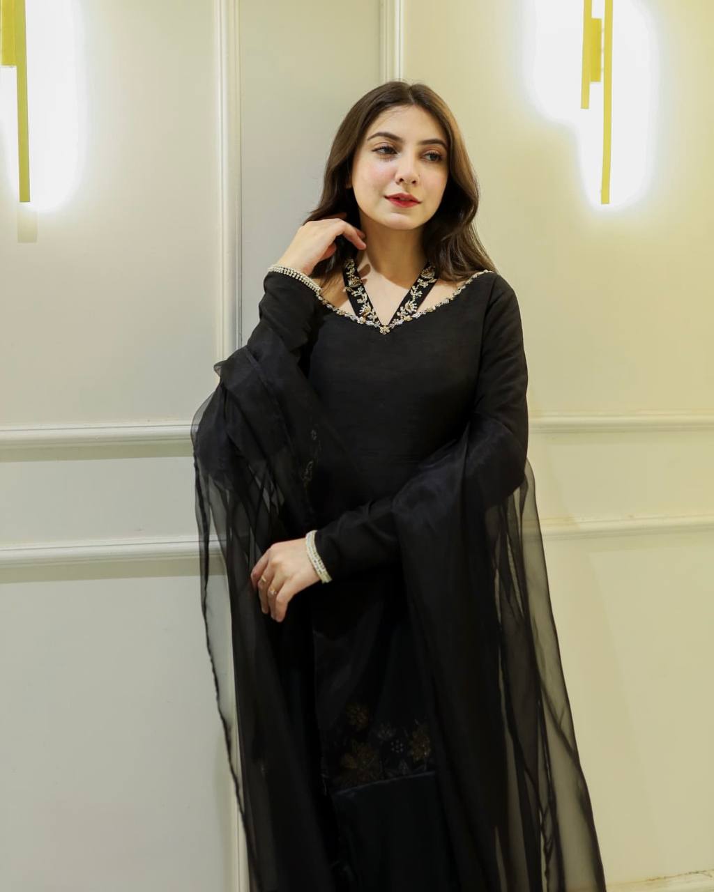 Kiyara Black Luxe Party Wear Natural Crep Suit Set