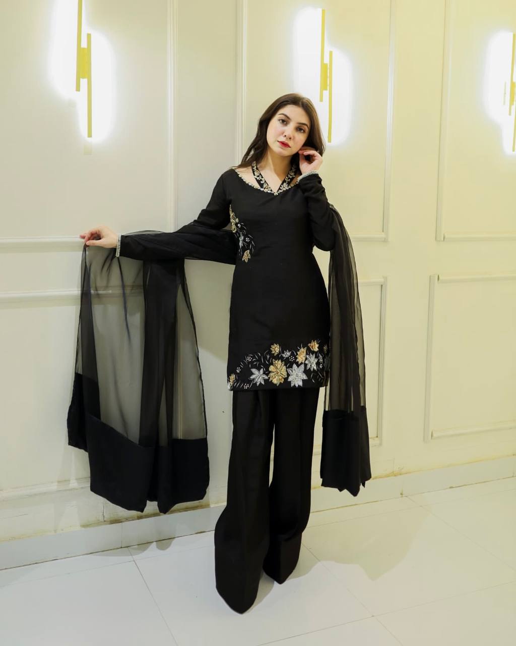 Kiyara Black Luxe Party Wear Natural Crep Suit Set