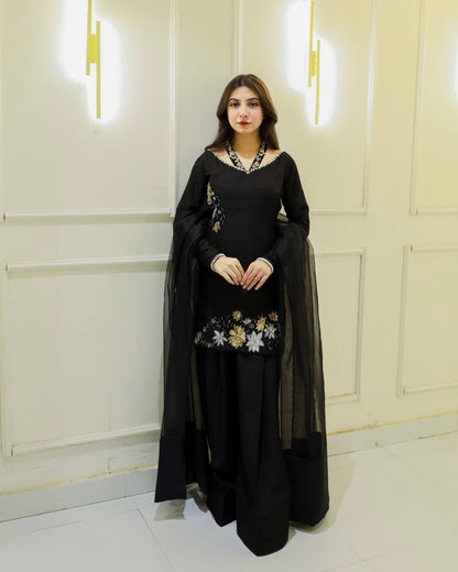 Kiyara Black Luxe Party Wear Natural Crep Suit Set