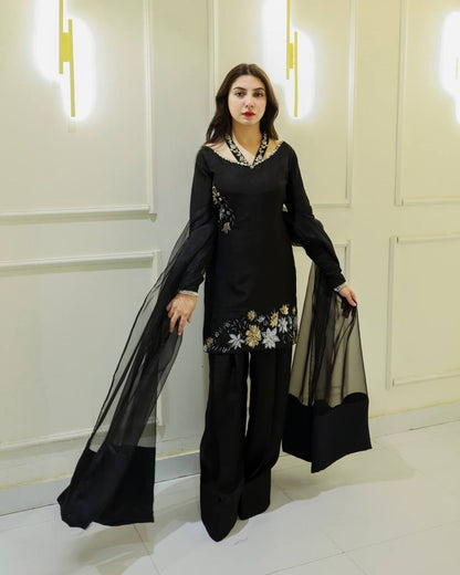 Kiyara Black Luxe Party Wear Natural Crep Suit Set