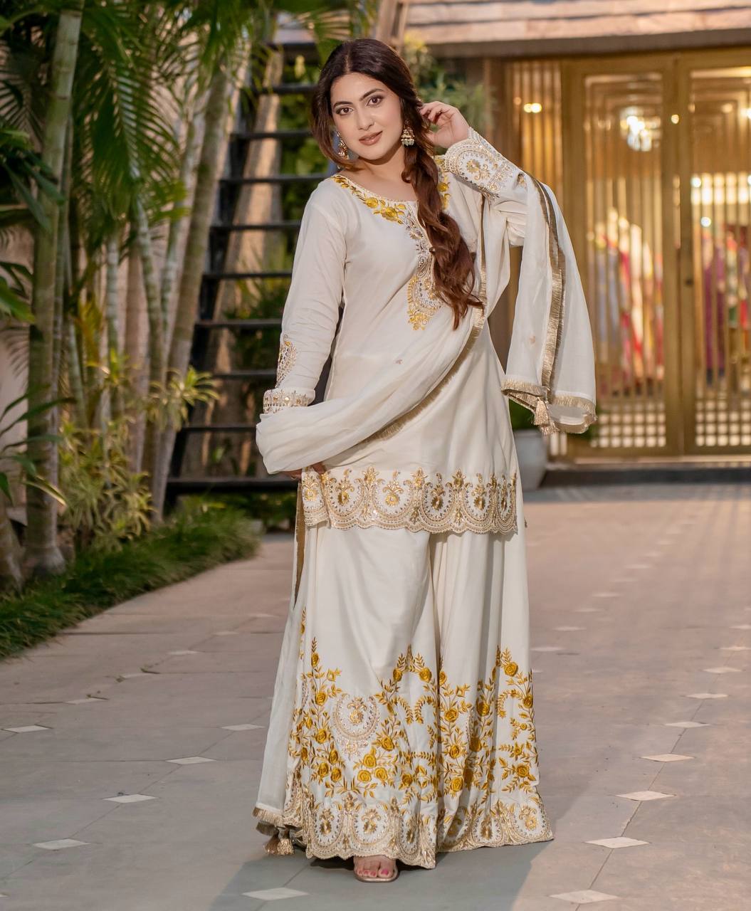 Tanirika Heavy Natural Crep Silk Beautiful Purple & White Sarara Set