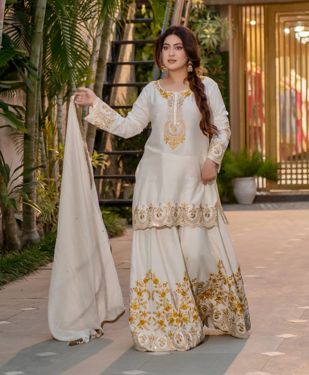 Tanirika Heavy Natural Crep Silk Beautiful Purple & White Sarara Set