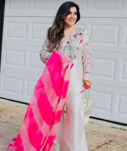 Rosy Rehna Classic Trendy Ethnic Look Suit Set