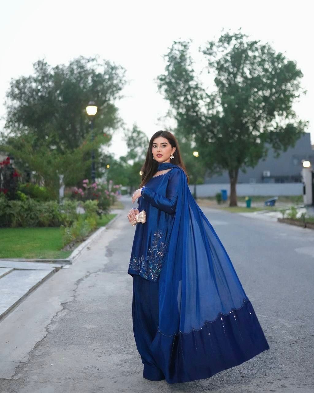 Zoya’s Royal Glimpse  Blue  Natural Crep Farshi Set