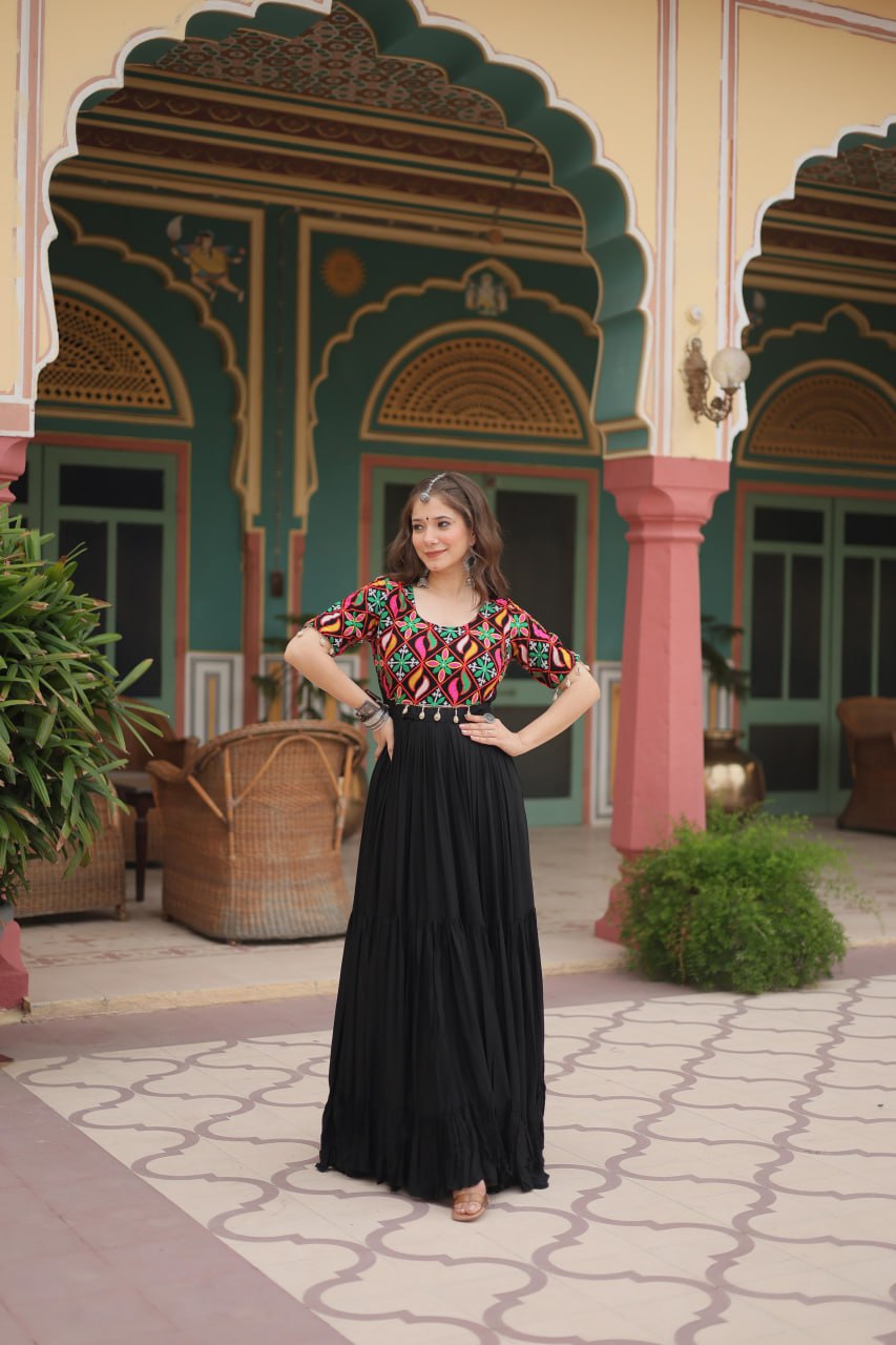 Noorvi Black Mirror Embroidered Navratri Lehenga Set Gown