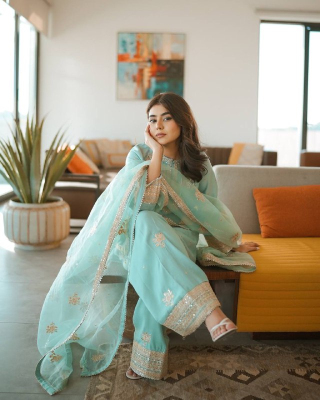 Aafreen Sky  Pur Natural Crepe Pretty Farshi  Suit Set