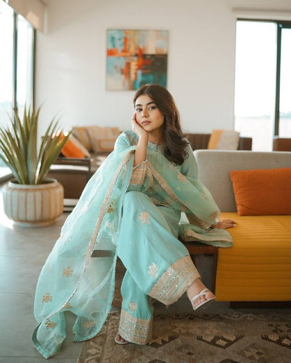 Aafreen Sky  Pur Natural Crepe Pretty Farshi  Suit Set