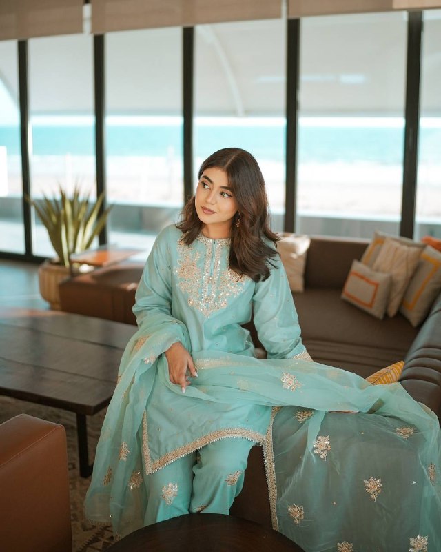 Aafreen Sky  Pur Natural Crepe Pretty Farshi  Suit Set
