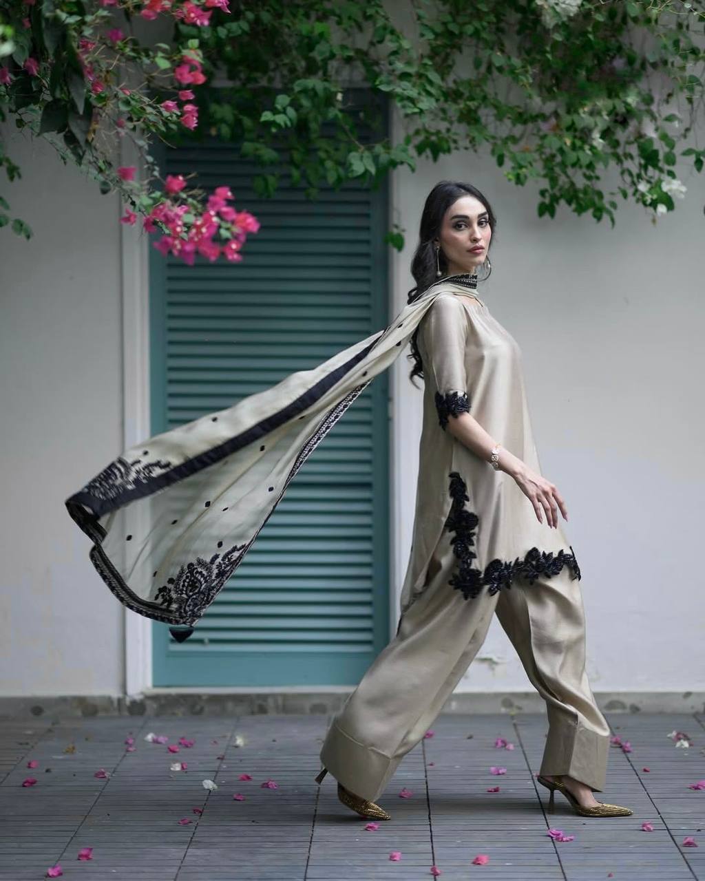 Aasma Touch Of Bold Black Farshi Salwar Suit
