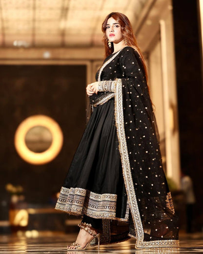 Noir Grace Royal Elegance Black Gown