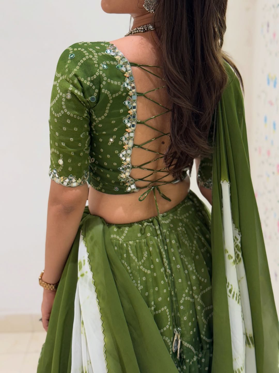 Green & White Bandhani Ensemble for Navratri Lahenga
