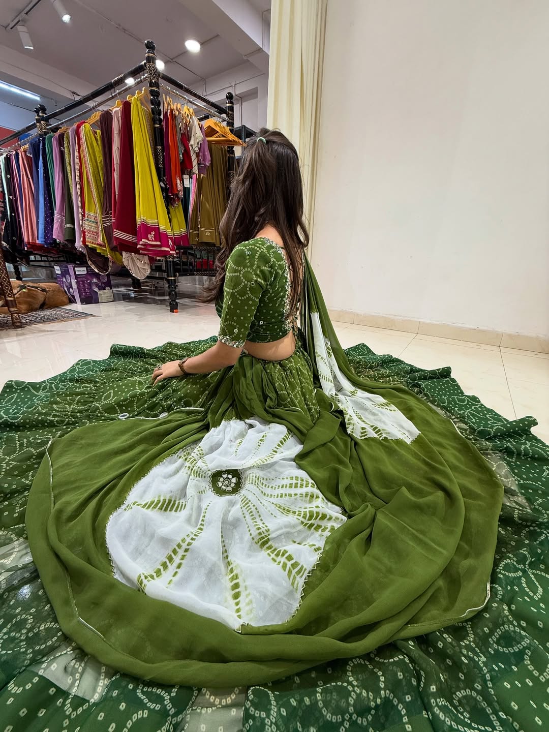 Green & White Bandhani Ensemble for Navratri Lahenga