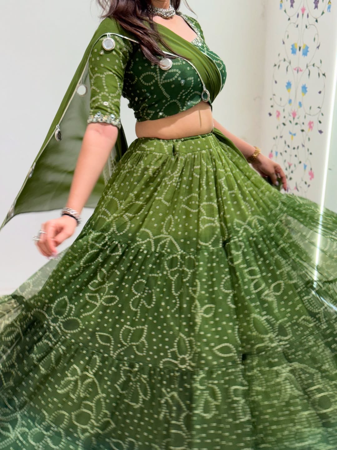Green & White Bandhani Ensemble for Navratri Lahenga