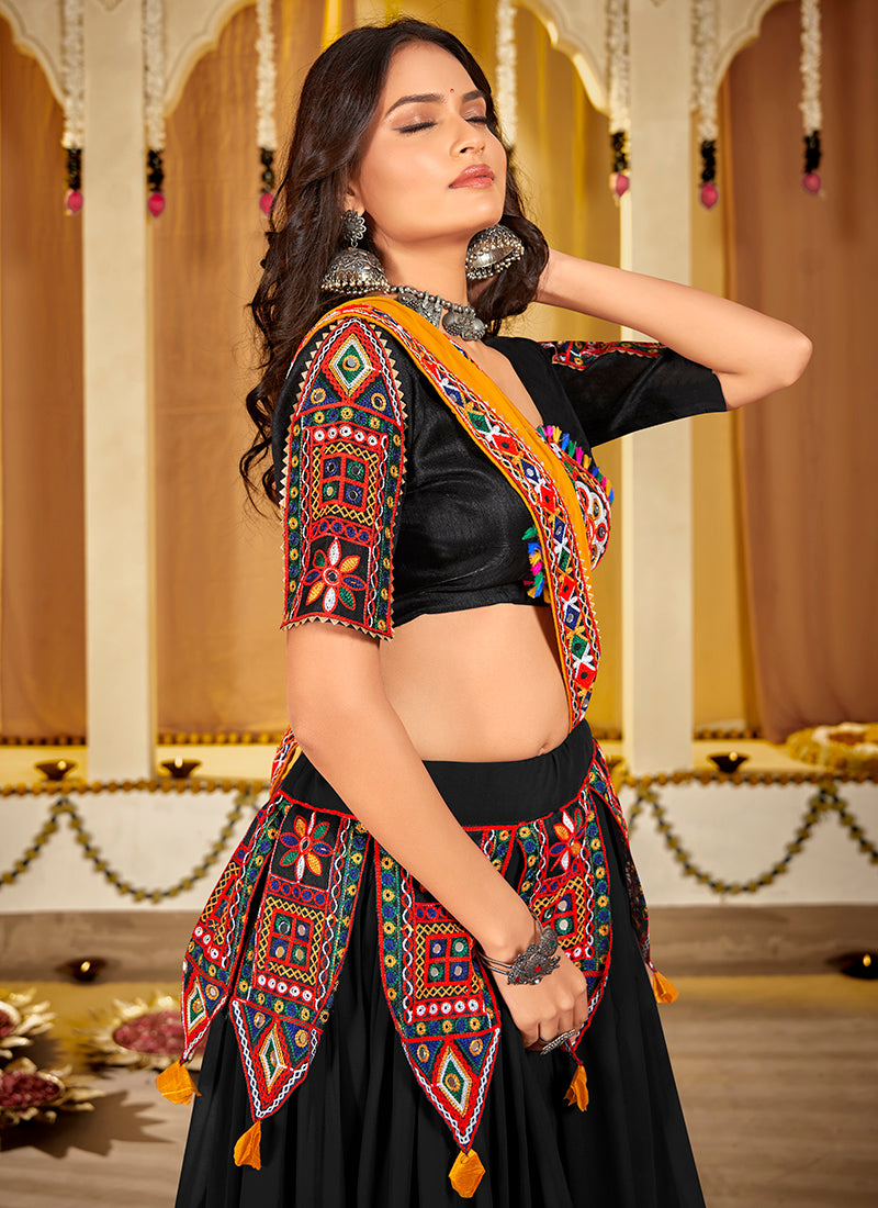Suhani Black Beauty with Vibrant Kutchi Embroidery Gamthi