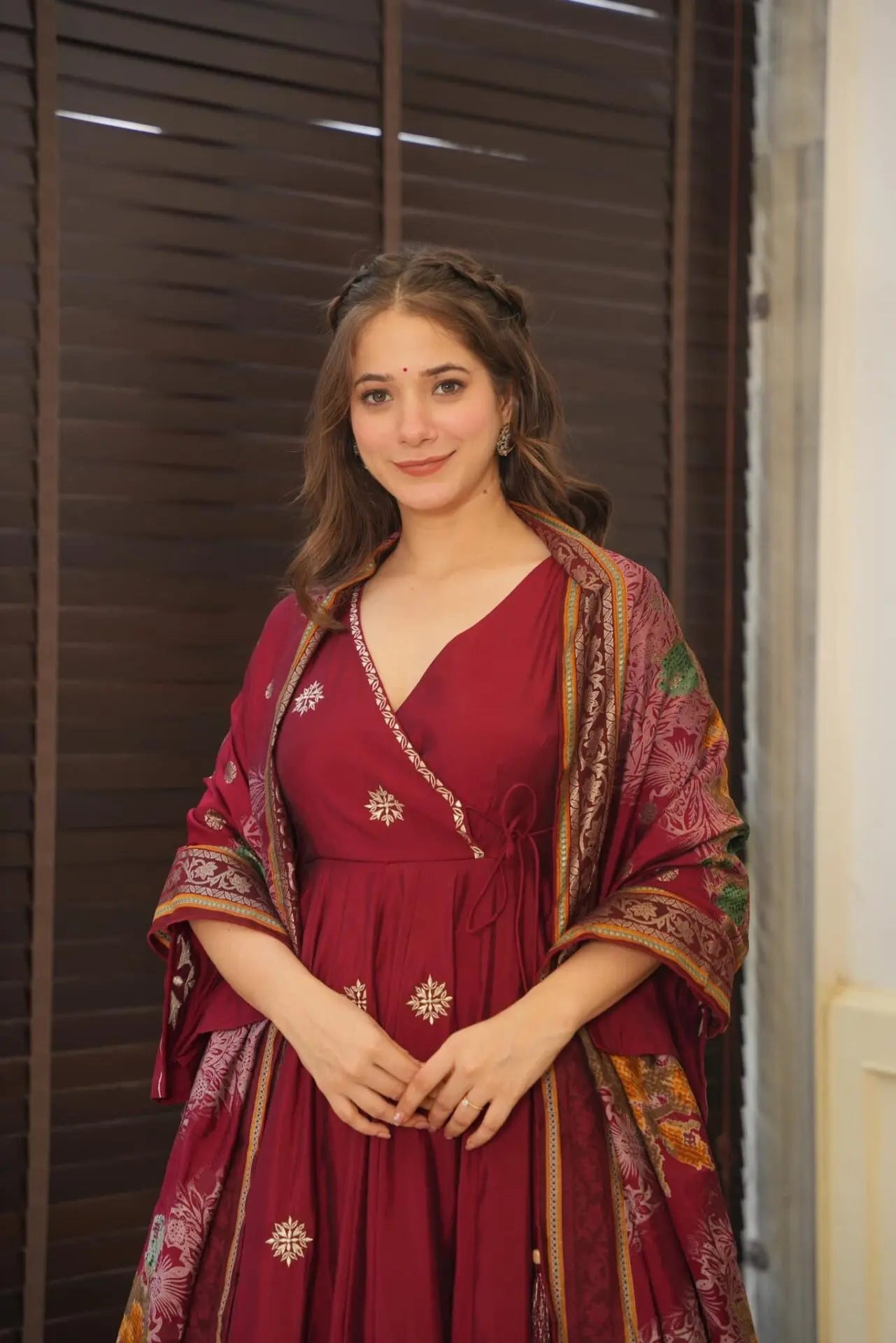 Label Mayra Divine Parinita suit set
