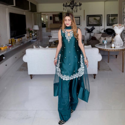 Aaira Elegance Natural Crepe Farshi Set