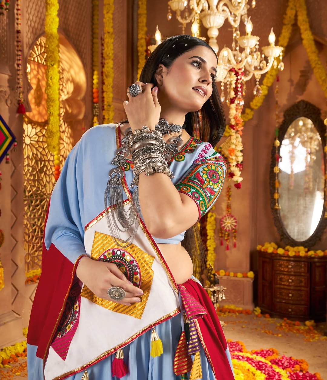 Gitika Navratri Special Kutchi Mirrorwork Lahenga