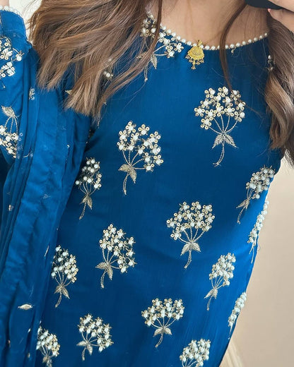 Luxurious Ethnic Kurta Suit Set